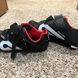 Peloton Womans Cycling Shoes - Black and Red